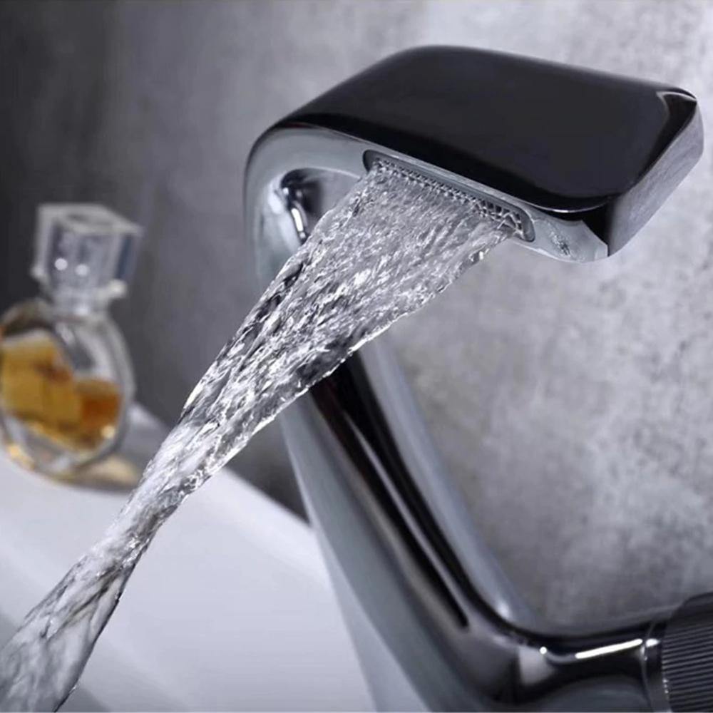 Hom & Ember – Luxurious Chrome Bathroom Sink Tap for a Contemporary Elegance - Hom & Ember
