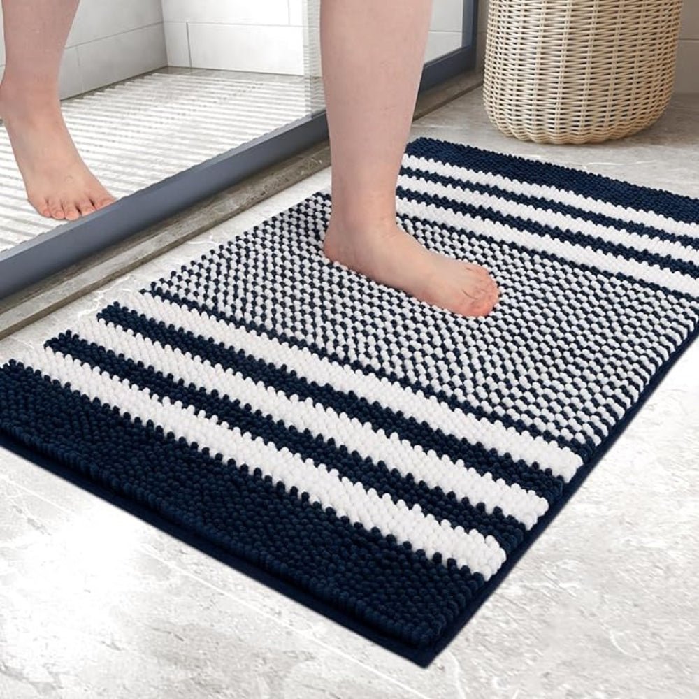 Hom & Ember – Luxurious Striped Chenille Bath Mat for Chic Interiors with Serene Elegance - Hom & Ember