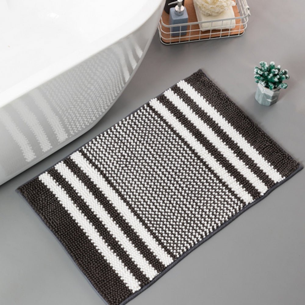 Hom & Ember – Luxurious Striped Chenille Bath Mat for Chic Interiors with Serene Elegance - Hom & Ember