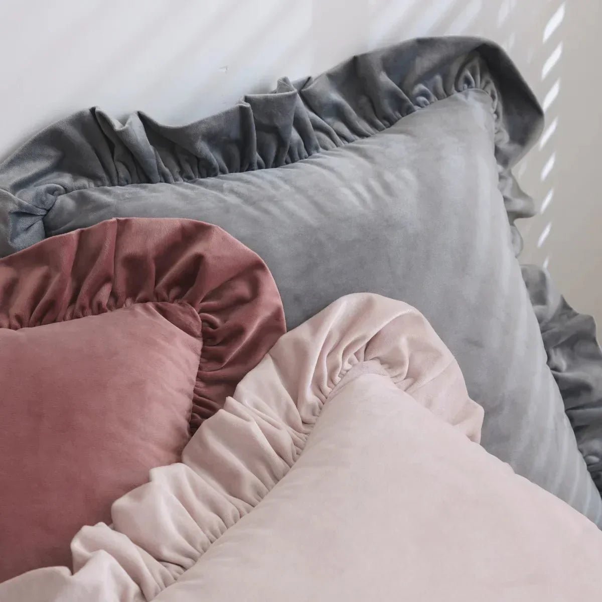 Hom & Ember – Luxurious Velvet Cushion Covers in Elegant Ruffles Perfect for a Stylish Retreat - Hom & Ember