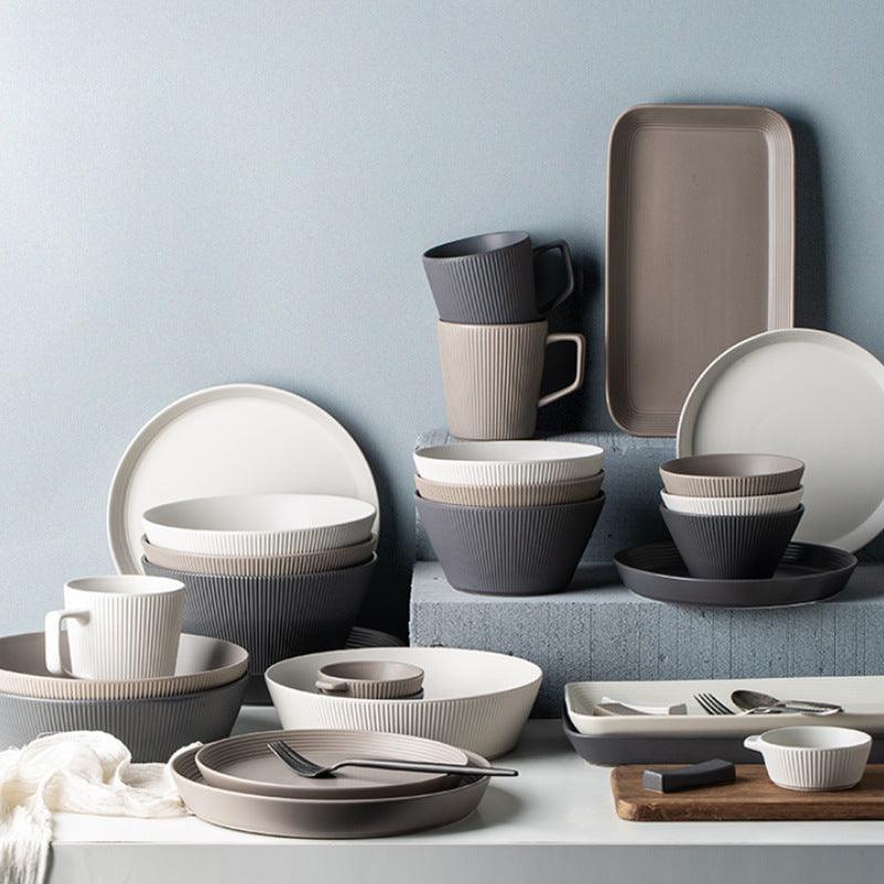 Hom & Ember – Minimalist Ceramic Dinner Plate for a Chic Dining Experience - Hom & Ember