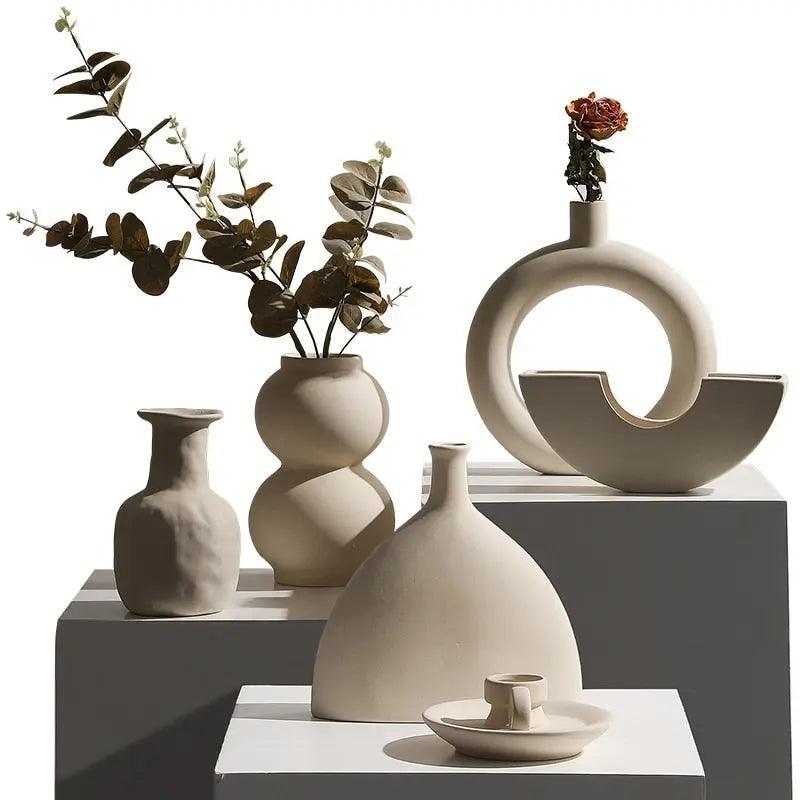 Hom & Ember – Minimalist Ceramic Vase - Hom & Ember