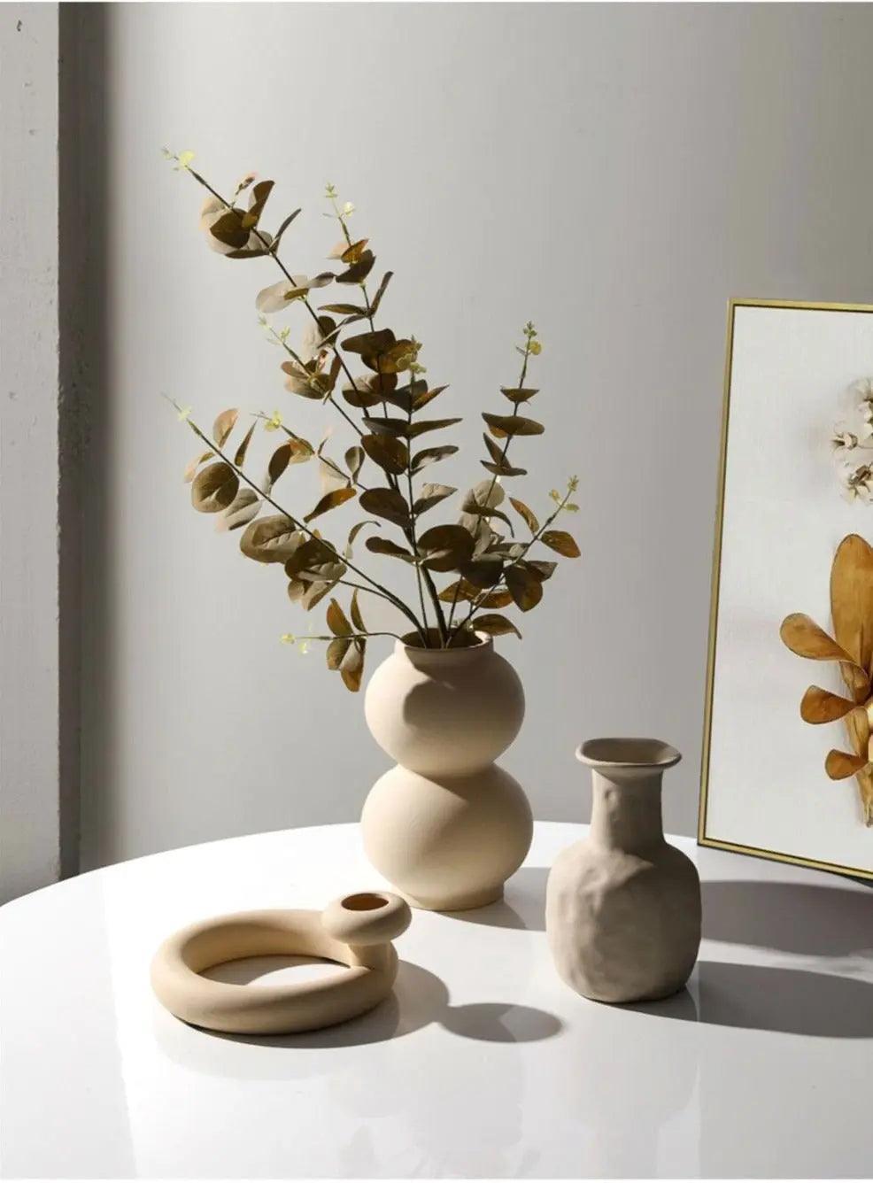 Hom & Ember – Minimalist Ceramic Vase - Hom & Ember
