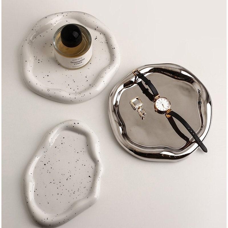 Hom & Ember – Minimalistic Chrome Trinket Dish - Hom & Ember