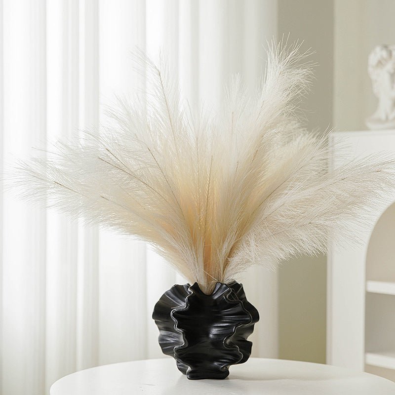 Hom & Ember – Modern Frosted Ceramic Vase - Hom & Ember