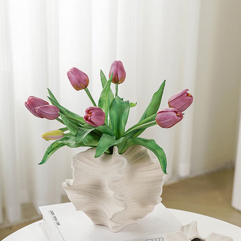 Hom & Ember – Modern Frosted Ceramic Vase - Hom & Ember