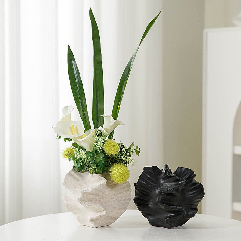 Hom & Ember – Modern Frosted Ceramic Vase - Hom & Ember