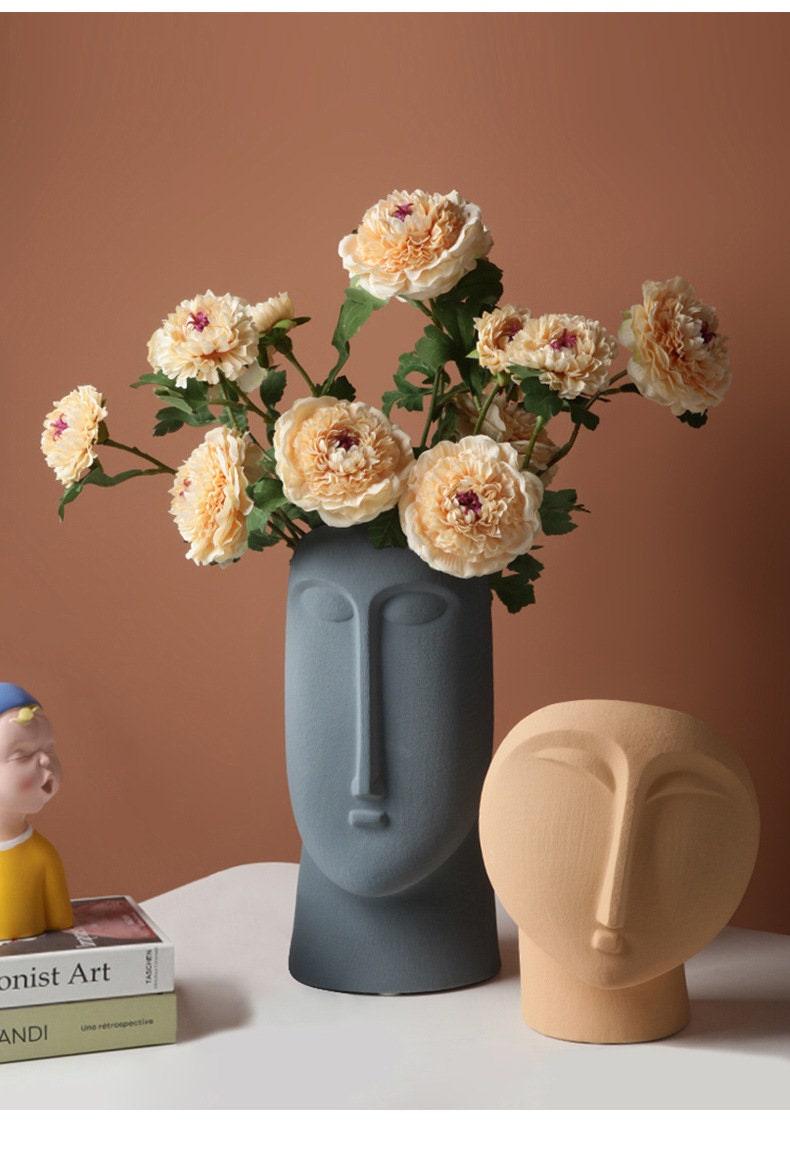 Hom & Ember – Modern Minimalist Abstract Face Ceramic Vase for a Contemporary Aesthetic - Hom & Ember