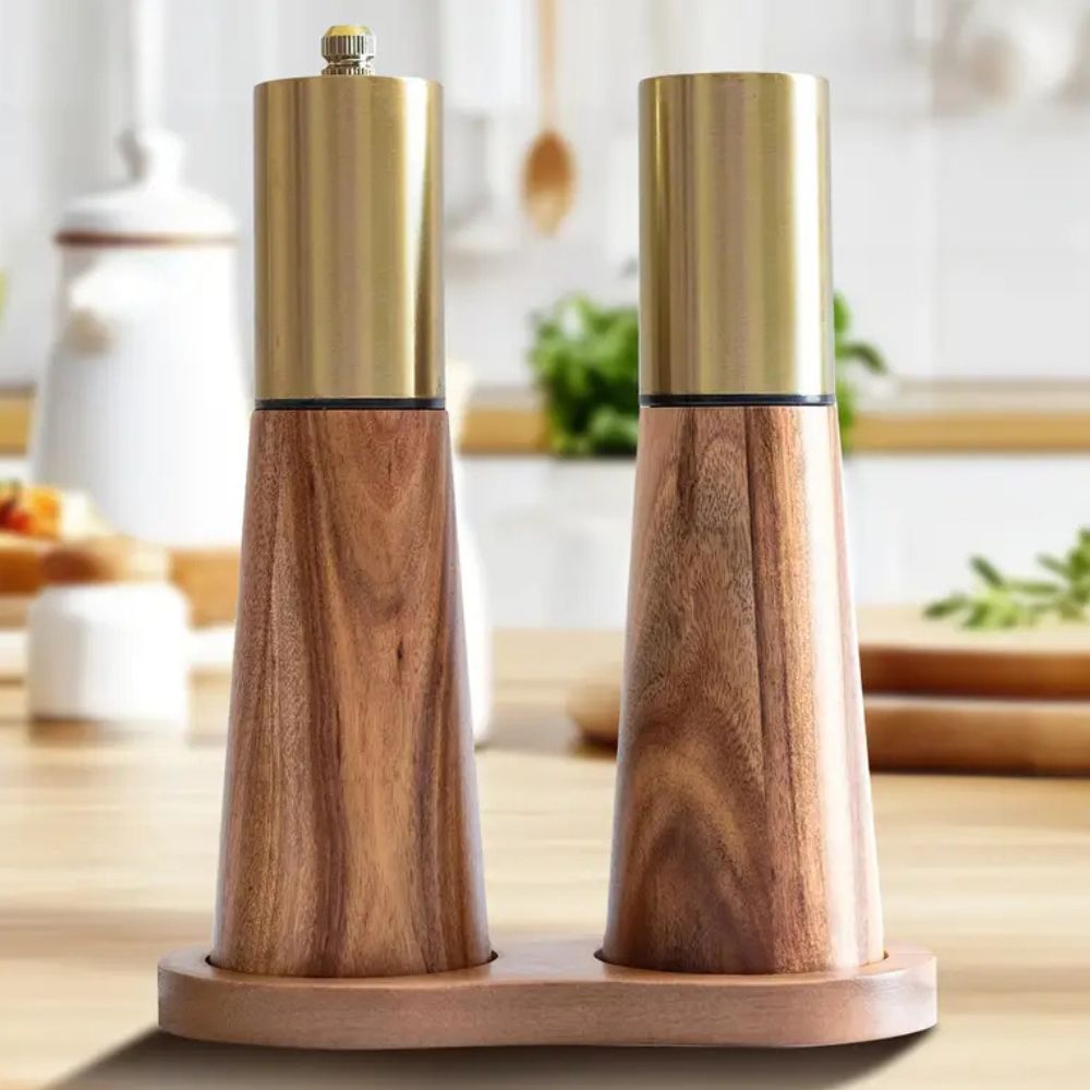 Hom & Ember – Naturewood Spice Grinder for a Rustic Kitchen Charm - Hom & Ember