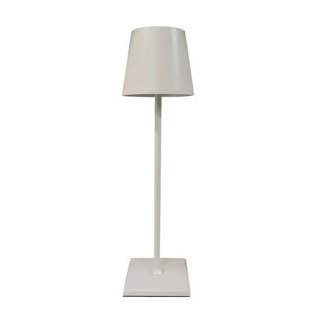 Hom & Ember – Sleek Aluminium Lamp with Modern Elegance for a Serene Ambiance - Hom & Ember