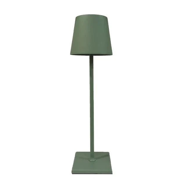 Hom & Ember – Sleek Aluminium Lamp with Modern Elegance for a Serene Ambiance - Hom & Ember