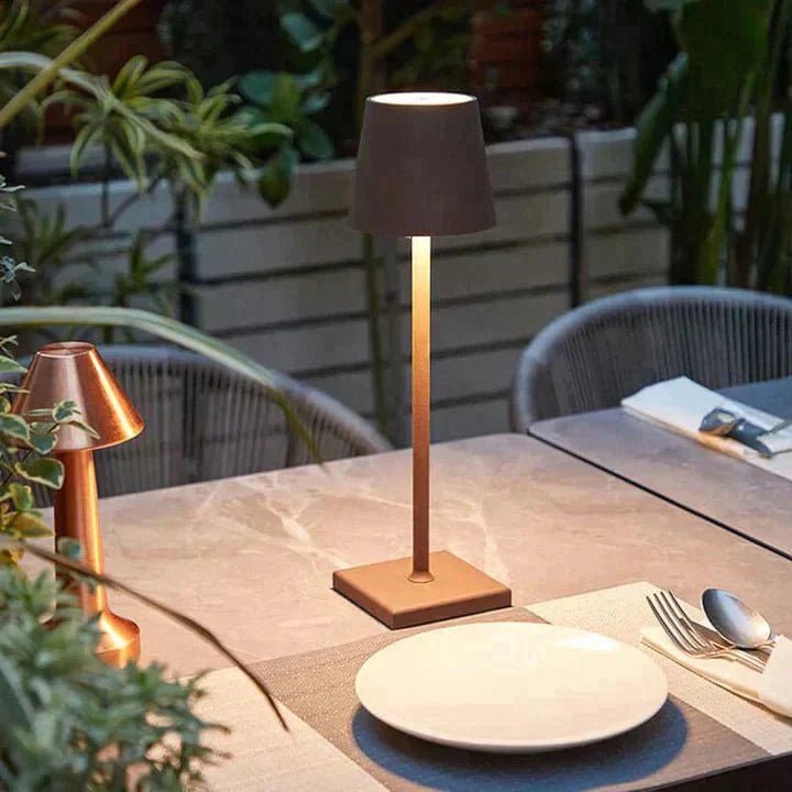 Hom & Ember – Sleek Aluminium Lamp with Modern Elegance for a Serene Ambiance - Hom & Ember