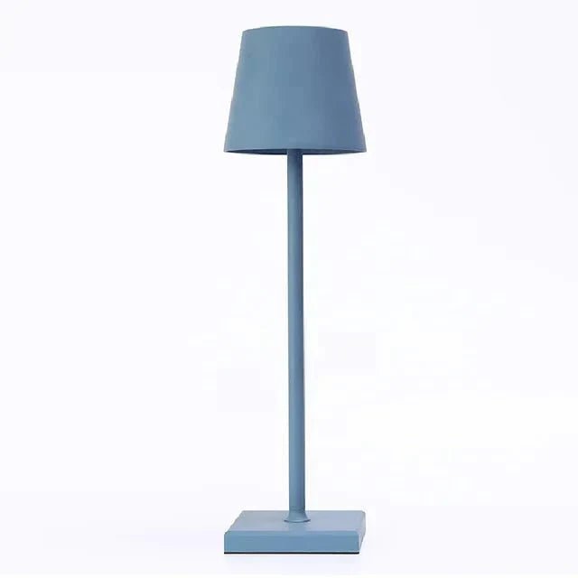 Hom & Ember – Sleek Aluminium Lamp with Modern Elegance for a Serene Ambiance - Hom & Ember