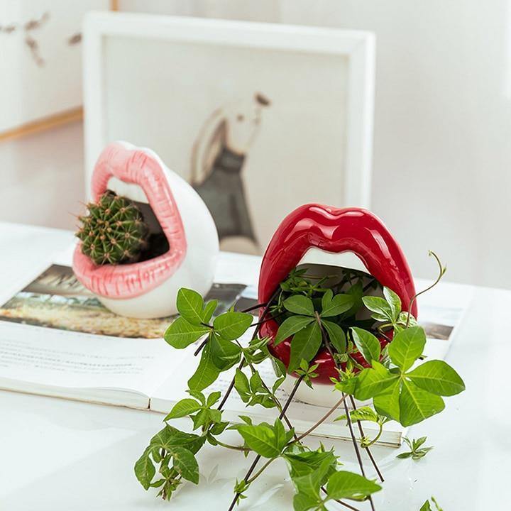 Hom & Ember – Stylish Ceramic Lip - Shaped Planter for Contemporary Spaces, Infusing Artistic Charm - Hom & Ember