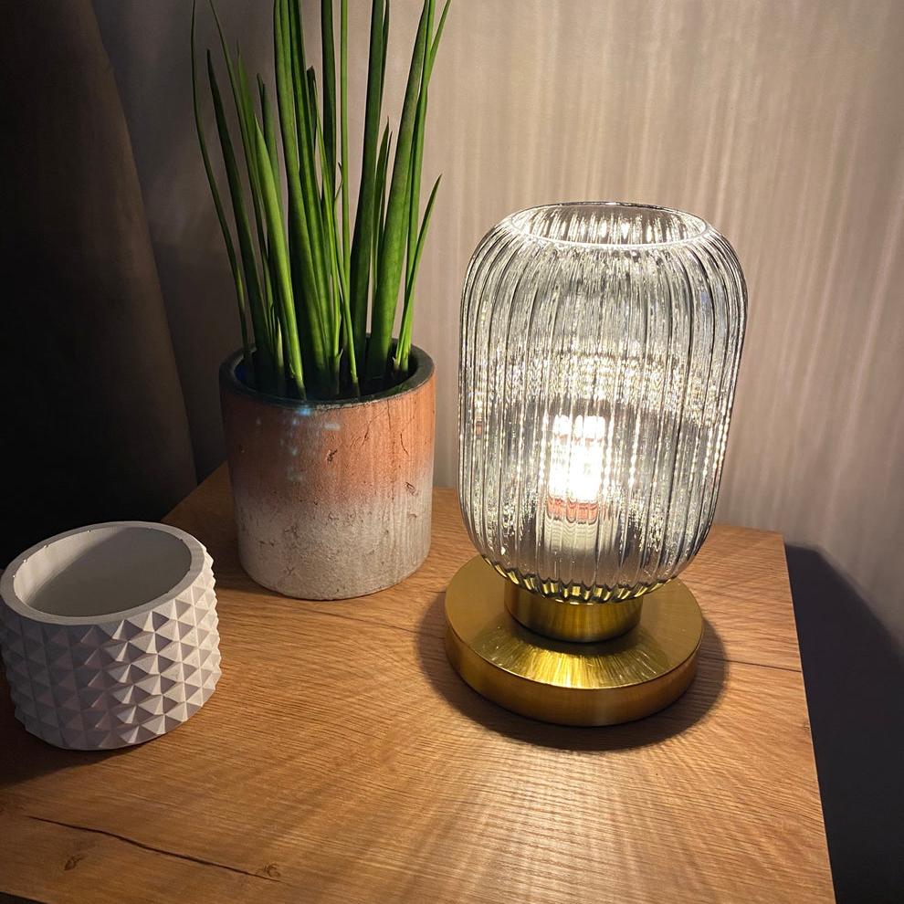 Hom & Ember – Stylish Scandinavian Table Lamp Crafted from Amber Glass for a Serene Ambiance - Hom & Ember