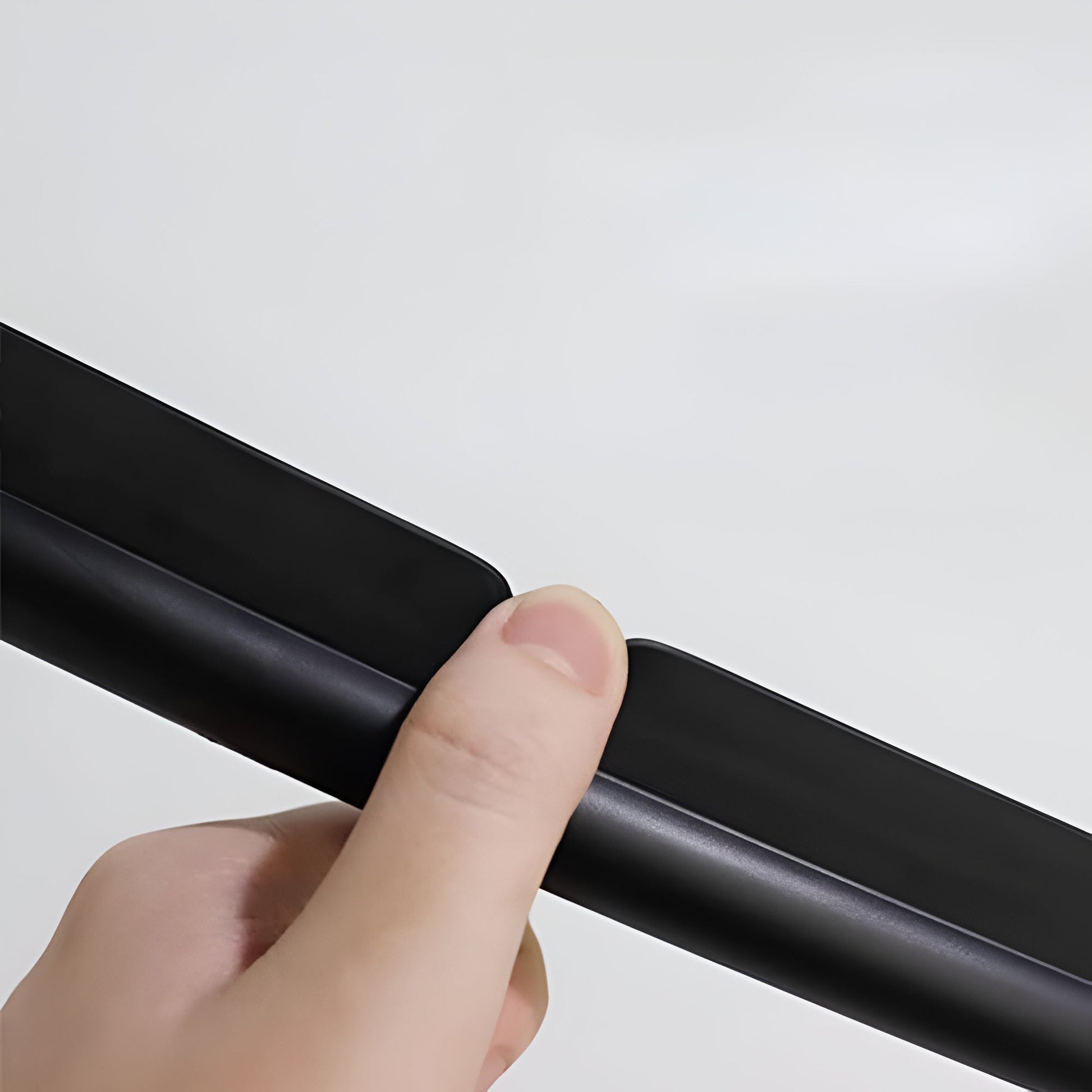 Hom & Ember – Traditional Silicone Shower Squeegee for a Cosy Bathroom Experience - Hom & Ember