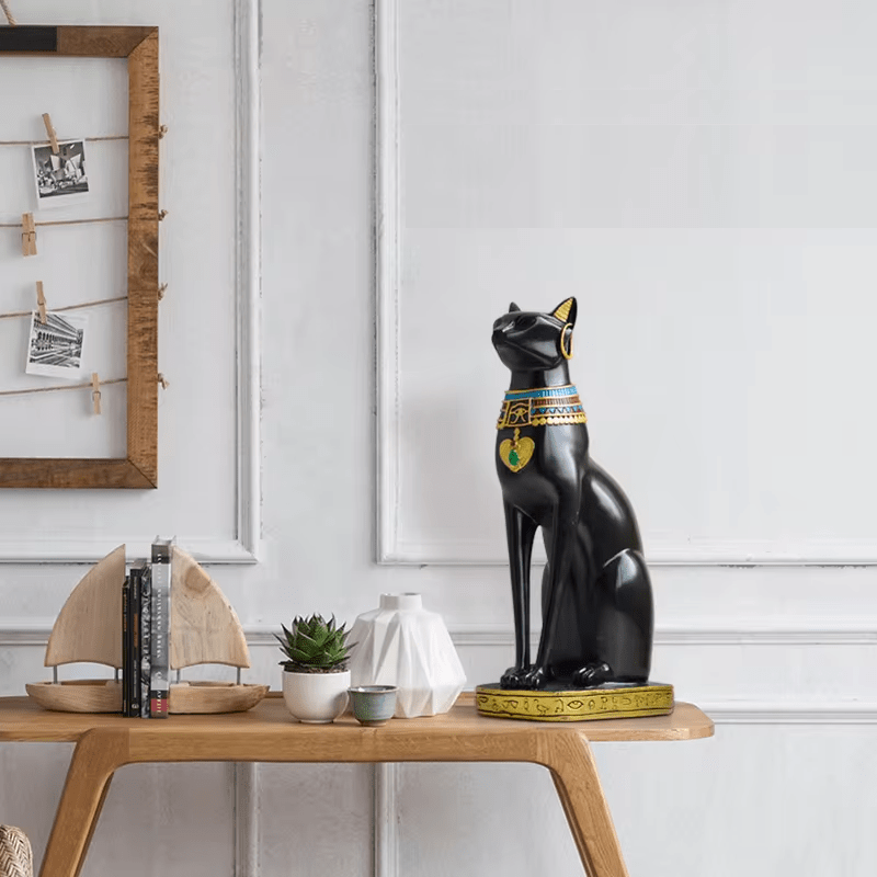 Hom & Ember – Élégante figurine de chat égyptien en résine polie pour une ambiance sereine