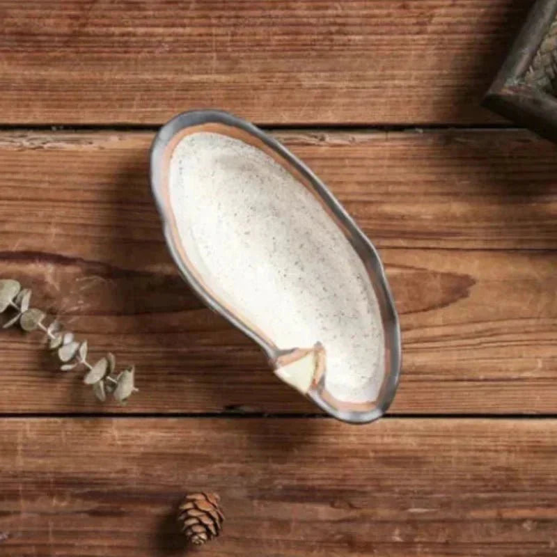 Hom & Ember – Elegant Shell-Shaped Serving Platters in Soft Tones for a Serene Dining Experience